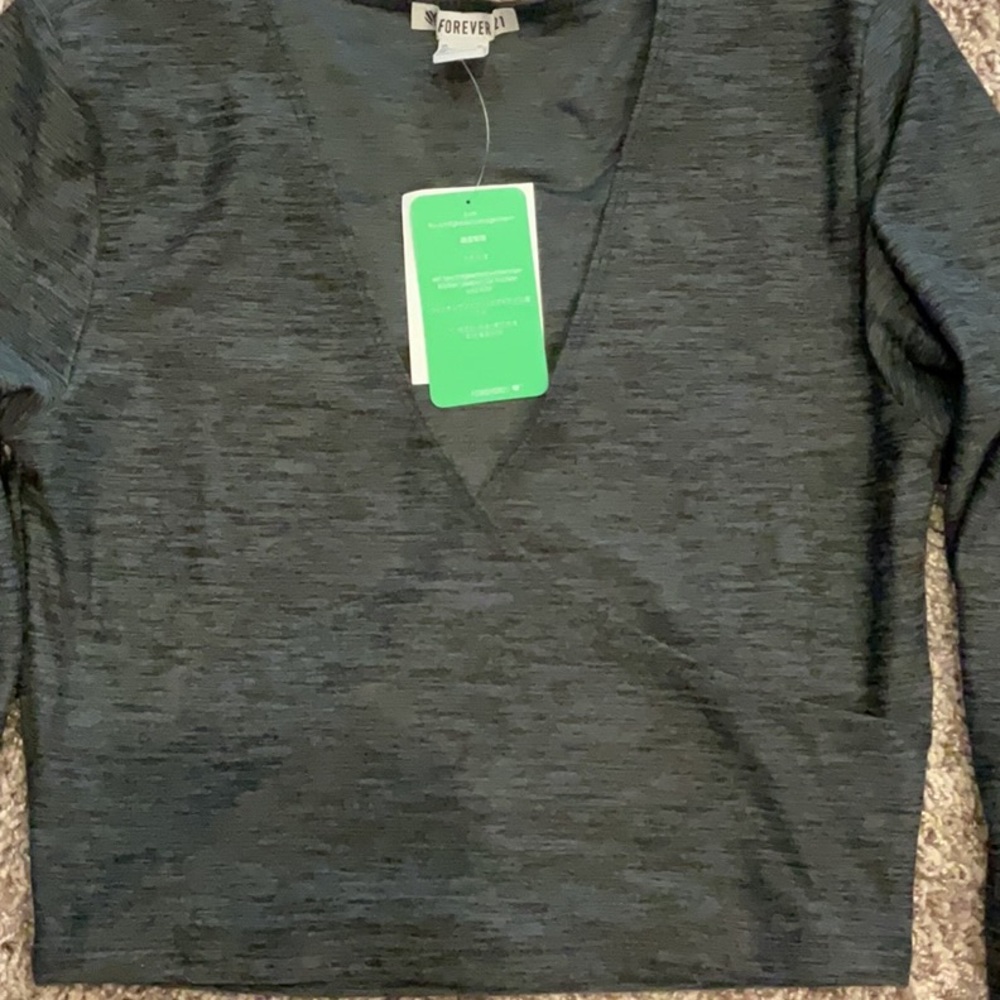 Forever 21 Black and Gray Fitted Crop Top, Size M—NWT - Picture 3 of 6